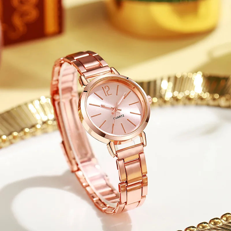 Reloj Aurora Gold — Reloj de diseño delicado con acabado dorado y estilo elegante para mujeres que buscan un accesorio sofisticado.