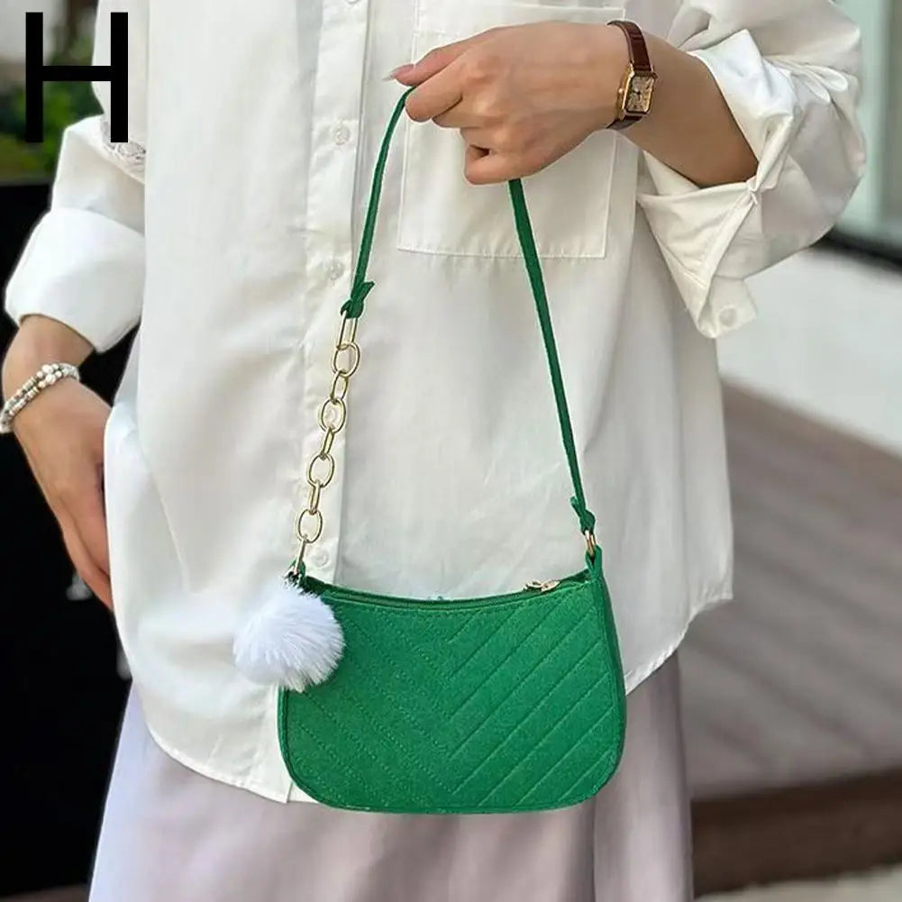 Nuvé Mini — Compacto y práctico para looks urbanos.