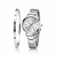 Reloj Aurora Gold — Reloj de diseño delicado con acabado dorado y estilo elegante para mujeres que buscan un accesorio sofisticado.