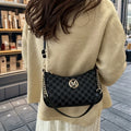 Calira Elegance Tote — Silueta clásica con una presencia sofisticada.